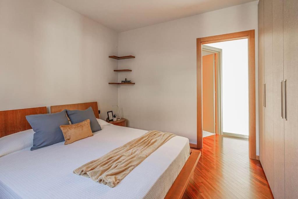 Appartamento Bellavista Con Ac E Posto Auto A Brunate Como Exteriör bild